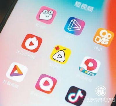 “国产短视频APP”的讽刺：一场视觉与思想的快餐盛宴